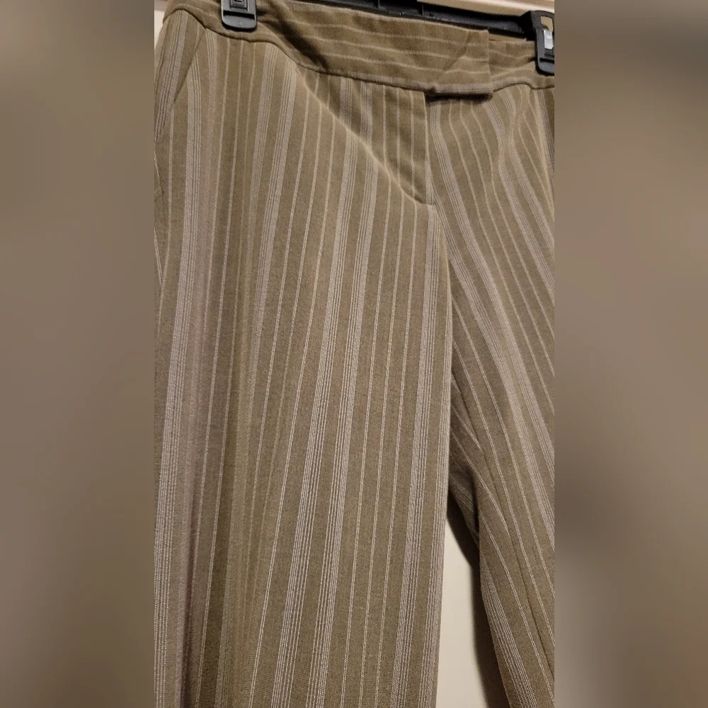Speechless women's Brown pinstripe pants, slacks, trousers Sz 7